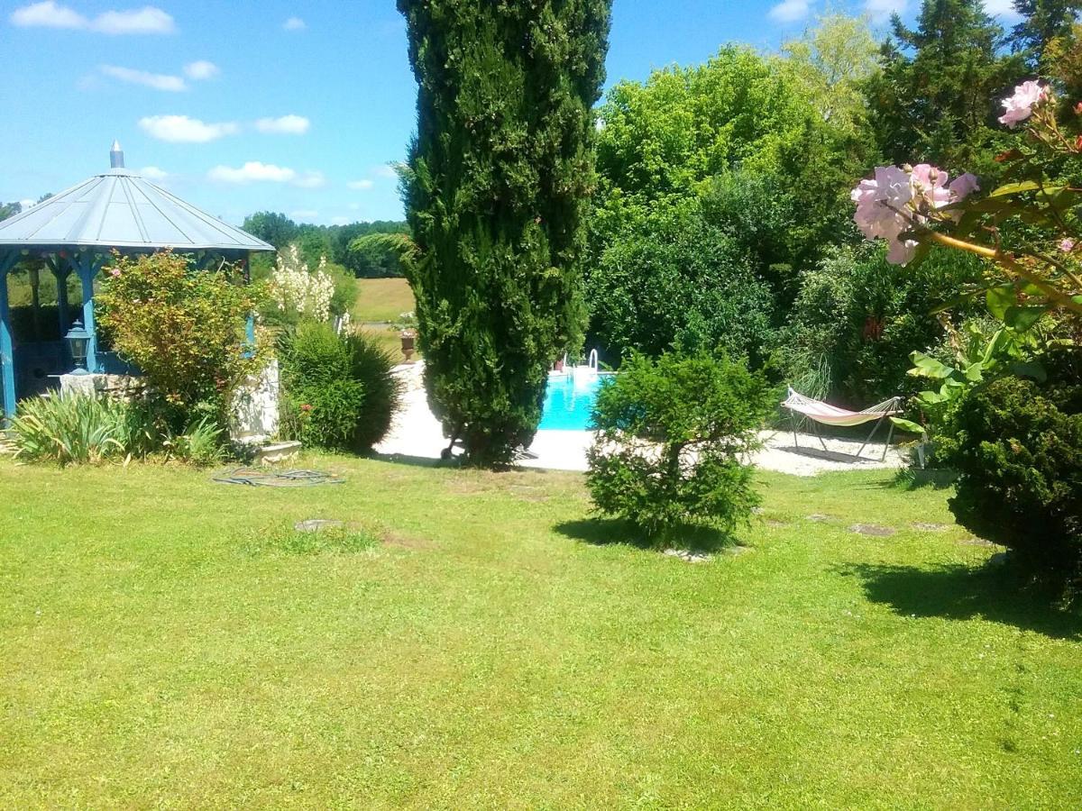 Villa Charmante A Bosset Avec Piscine Partagee Экстерьер фото