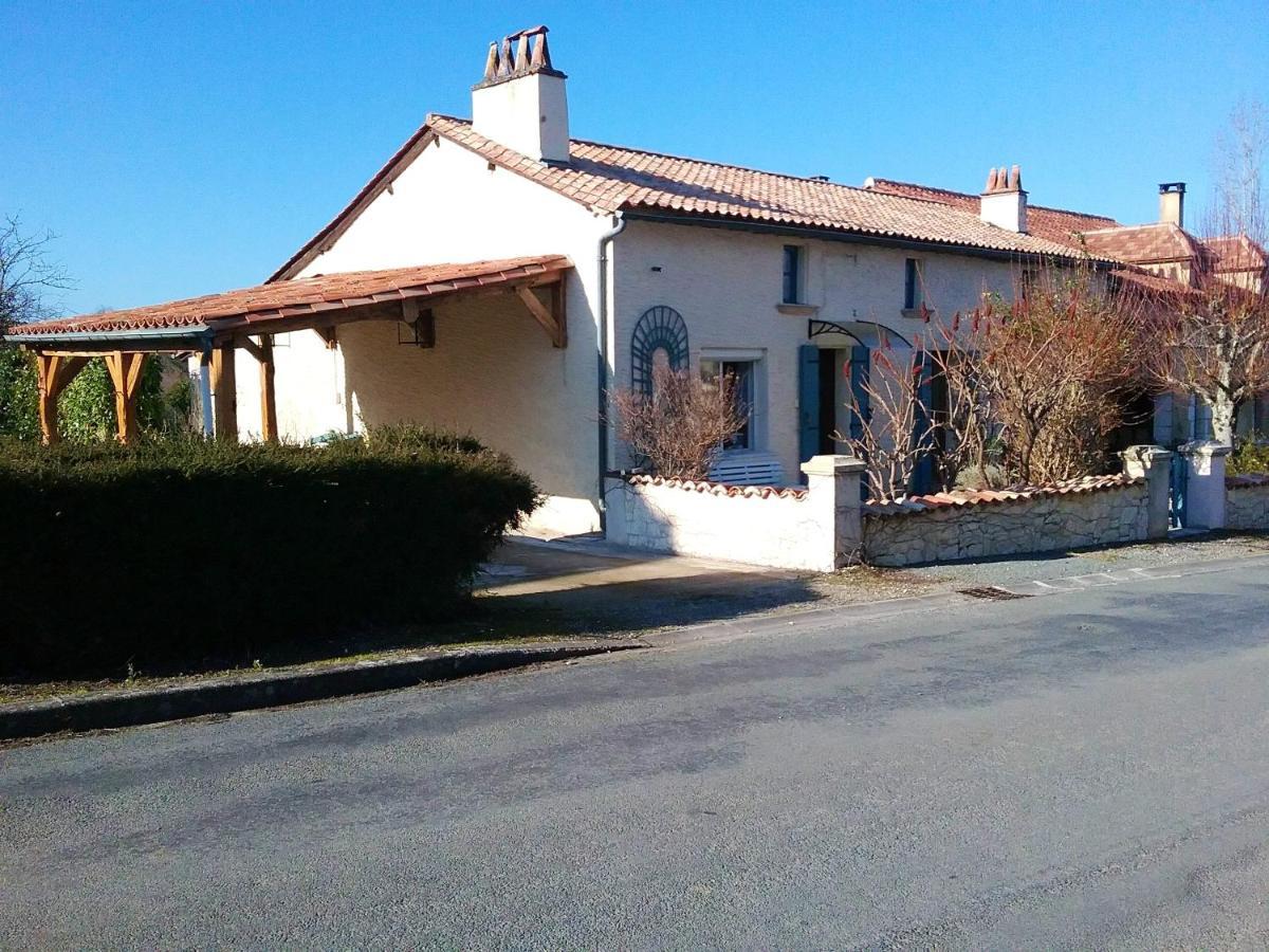Villa Charmante A Bosset Avec Piscine Partagee Экстерьер фото