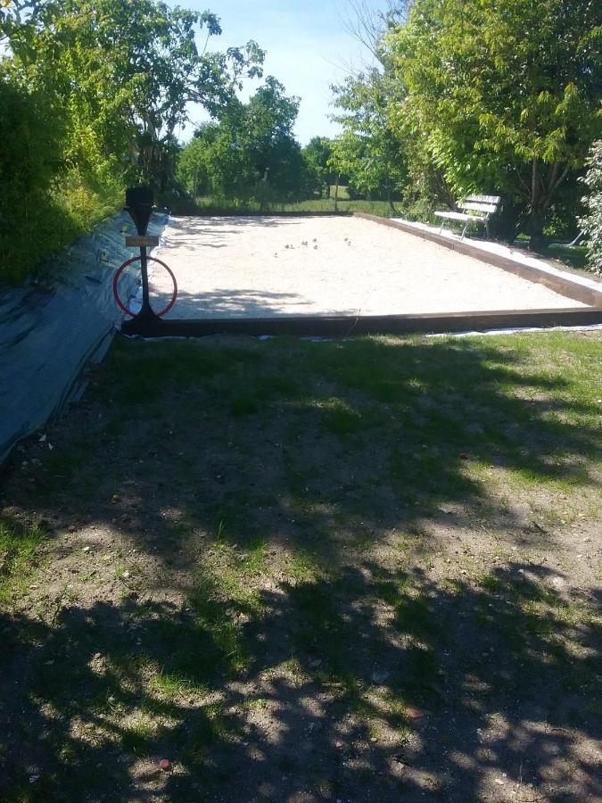 Villa Charmante A Bosset Avec Piscine Partagee Экстерьер фото