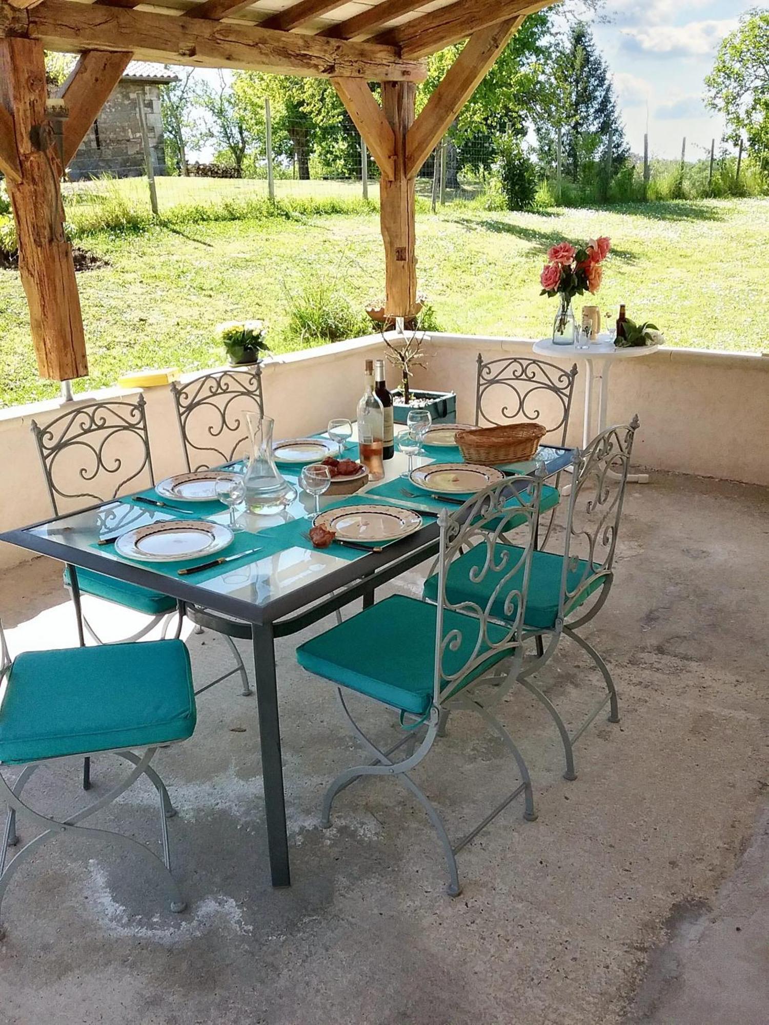 Villa Charmante A Bosset Avec Piscine Partagee Экстерьер фото