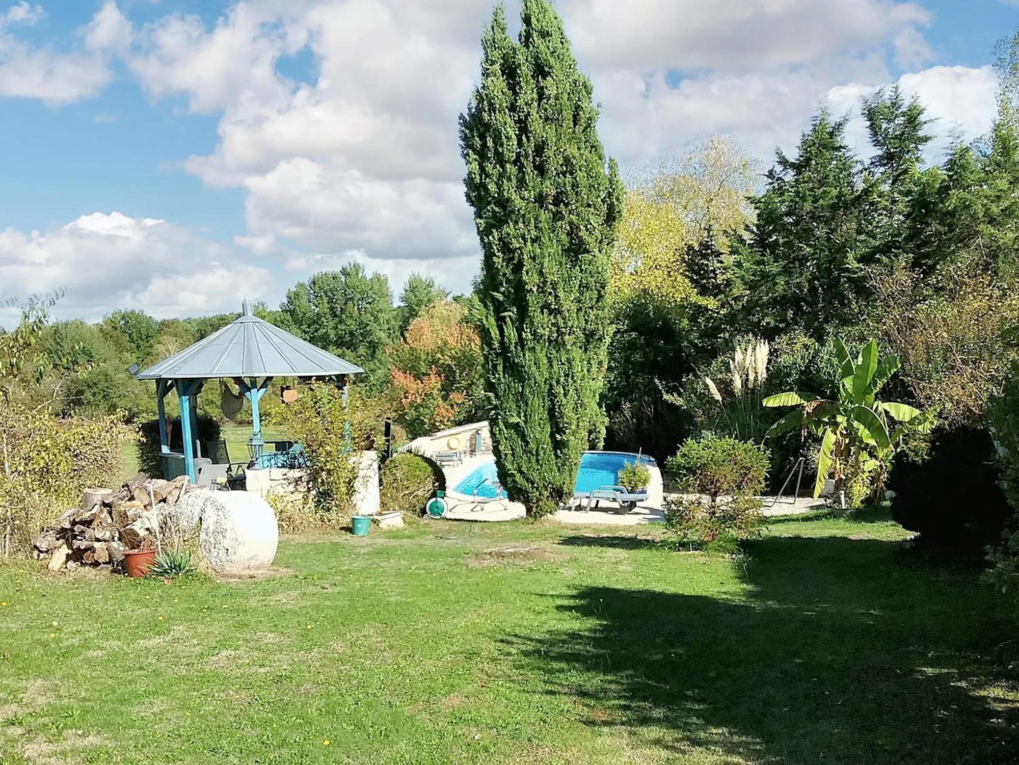 Villa Charmante A Bosset Avec Piscine Partagee Экстерьер фото