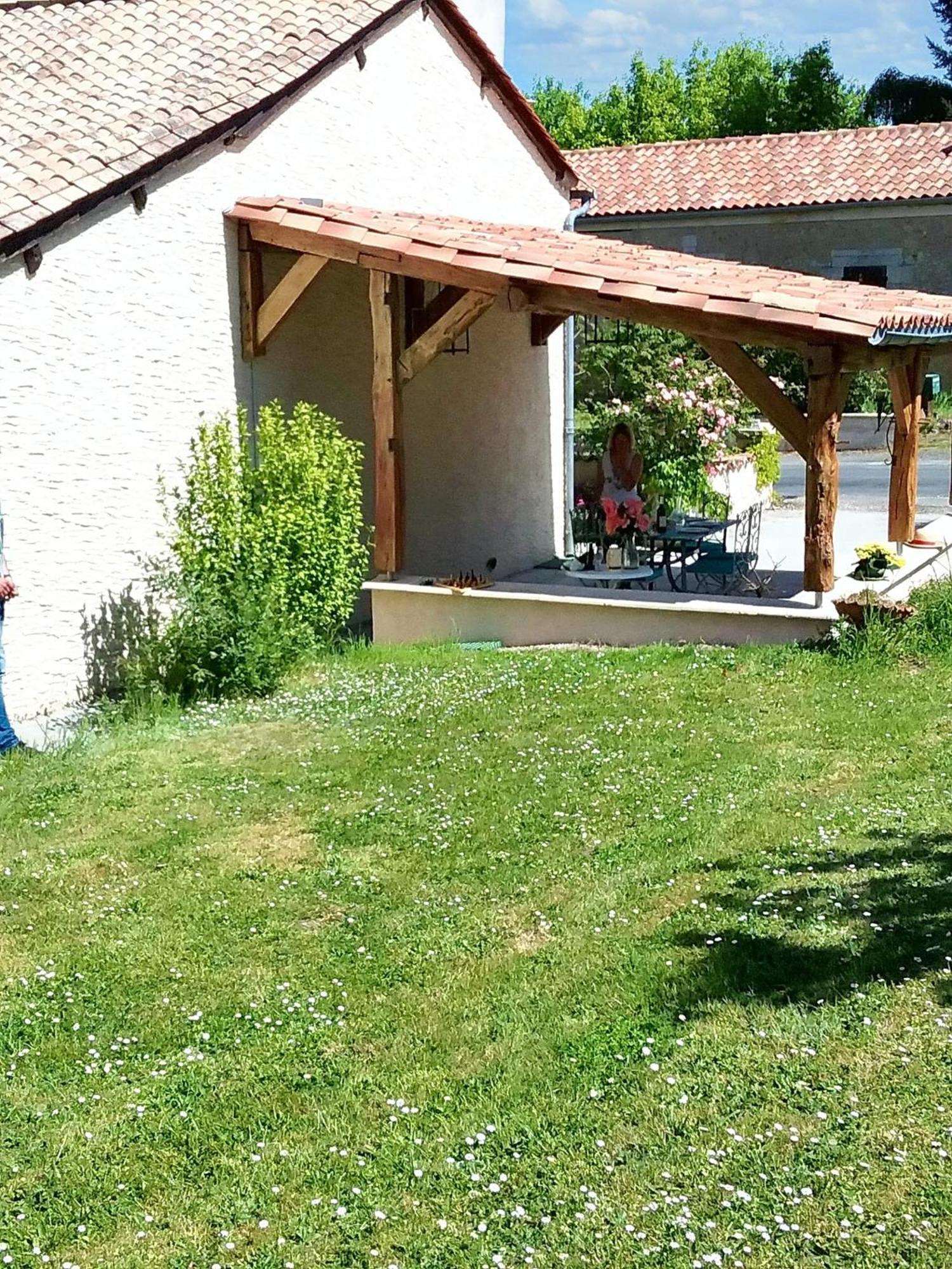 Villa Charmante A Bosset Avec Piscine Partagee Экстерьер фото