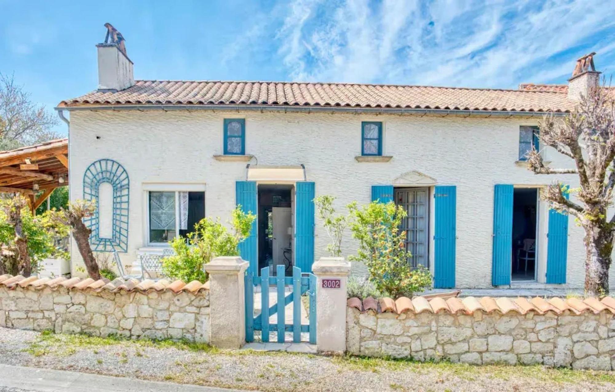 Villa Charmante A Bosset Avec Piscine Partagee Экстерьер фото